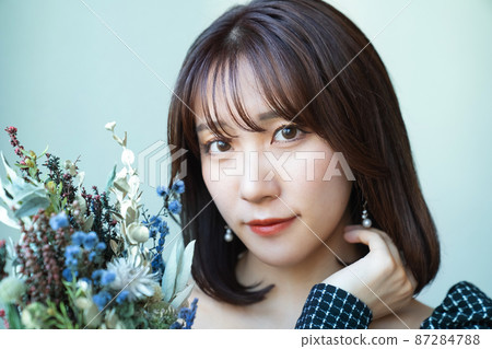 花和女人肖像 花和女人肖像 87284788