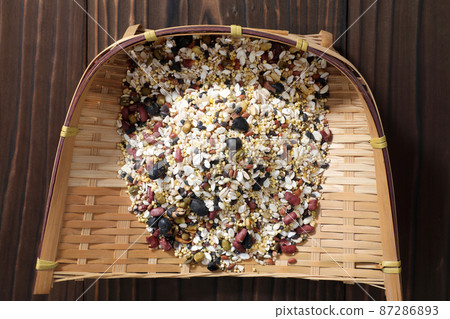 Eighteen grains Eighteen grains 87286893