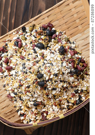 Eighteen grains 87286899