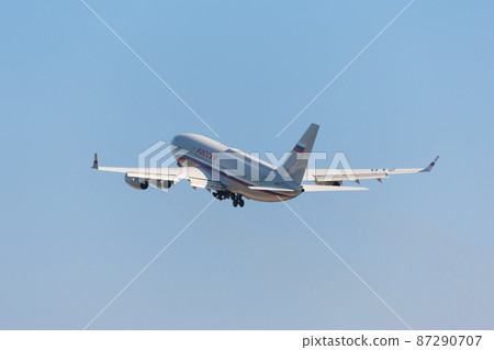 Russian Presidential Aircraft Il-96-300PU Takeoff 87290707