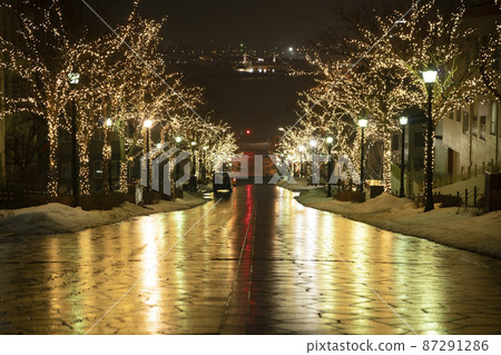 Hachimanzaka and illuminations at night, Hakodate, Hokkaido 87291286