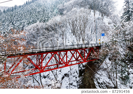 Hinohara-mura, Nishitama-gun, Tokyo Red bridge and snow scene at the entrance of Okutama Shuyu Road Hinohara-mura, Nishitama-gun, Tokyo Red bridge and snow scene at the entrance of Okutama Shuyu Road 87291456
