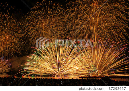 Tsuruga Toro Nagashi and Large Fireworks Festival from Matsubara Beach Tsuruga Toro Nagashi and Large Fireworks Festival from Matsubara Beach 87292637