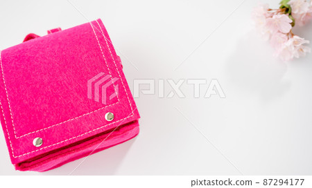 書包與櫻花 87294177