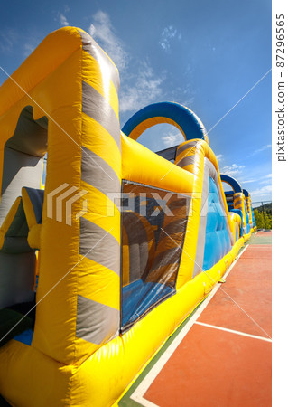 Inflatable obstacle course slide for children games or team building outdoor activities Inflatable obstacle course slide for children games or team building outdoor activities 87296565