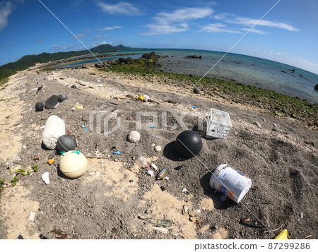Environmental problems, beach debris Environmental problems, beach debris 87299286