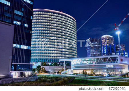 City night view Yokohama Minatomirai office district 87299961