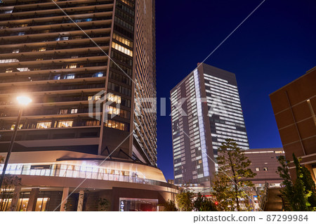 橫濱馬車道站附近的夜景 橫濱馬車道站附近的夜景 87299984