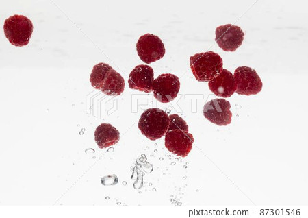 lots raspberries water lots raspberries water 87301546