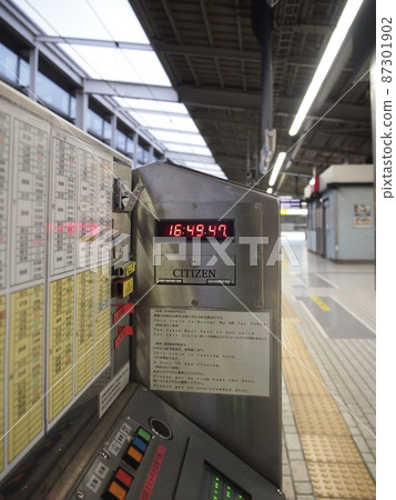 Railway station equipment, low angle, JR West, station scenery, railway fans, Kyoto station, travel, interesting railway photos Railway station equipment, low angle, JR West, station scenery, railway fans, Kyoto station, travel, interesting railway photos 87301902