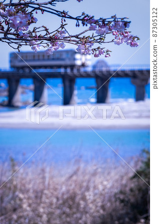 JR Kyushu Local Line Nichinan Line, which runs through Sanno, Nichinan City, Miyazaki Prefecture JR Kyushu Local Line Nichinan Line, which runs through Sanno, Nichinan City, Miyazaki Prefecture 87305122