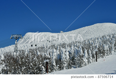山形藏王：銀裝素裹的霧凇和索道纜車 87306714