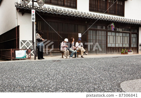 It is the scenery of Jogecho, which is famous for the post town. The white-walled houses make you feel the atmosphere. Hiroshima 87306841