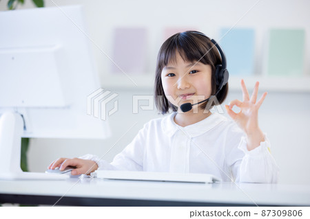 Learning Girls taking classes online 87309806