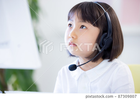 Learning Girls taking classes online 87309807