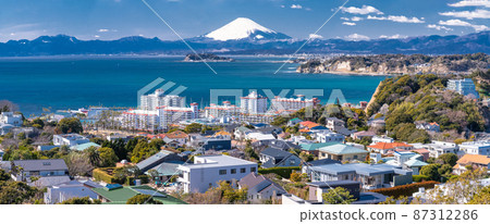 《神奈川縣》江之島和富士山/湘南海岸的風景 87312286