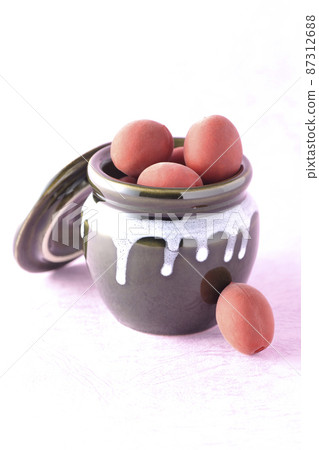 罐子裡的脆李子 87312688