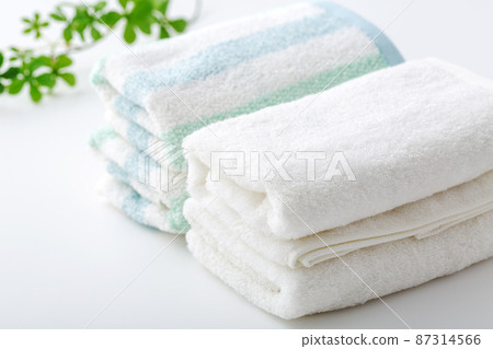Towel white background 87314566