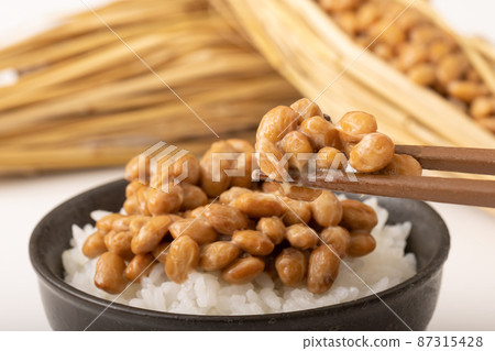Straw natto 87315428
