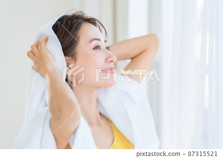 Morning toothpaste toothbrush shower towel Morning toothpaste toothbrush shower towel 87315521