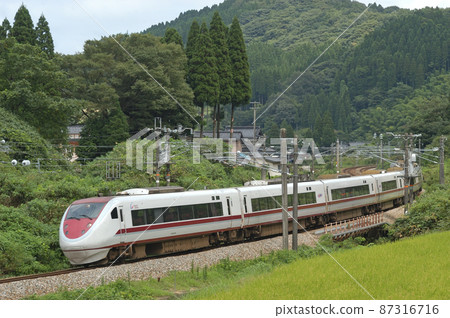 Hokuriku Main Line Isurugi-Kurikara Hokuetsu Express 681 series N01 + N11 formation Hakutaka Hokuriku Main Line Isurugi-Kurikara Hokuetsu Express 681 series N01 + N11 formation Hakutaka 87316716
