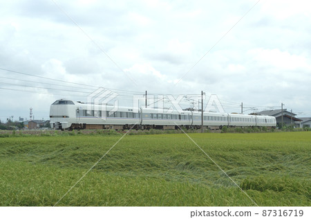 北陸本線 Nonoichi-Matto JR West 683 系列 S11 機構(金澤)白鷺 北陸本線 Nonoichi-Matto JR West 683 系列 S11 機構(金澤)白鷺 87316719