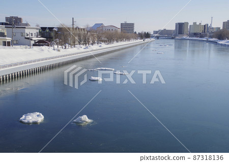 Abashiri River in the frozen midwinter Abashiri River in the frozen midwinter 87318136