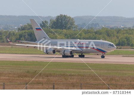 俄羅斯總統專機 Il-96-300PU 著陸反向噴射 87318344