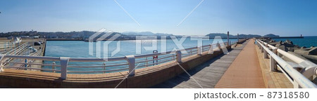 Boardwalk of Akune Shinko, in front of Akune Oshima, Akune City, Kagoshima Prefecture 87318580