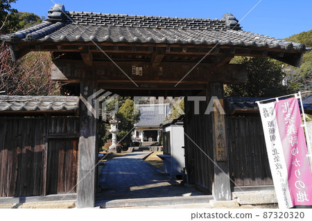 February Izunokuni 124 Ganjojuin, a place related to Hojo Yoshitoki 87320320