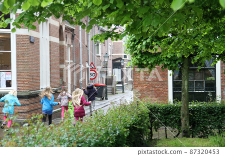 Leeuwarden Elementary School after the rain 87320453