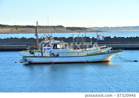 Scenery of Chigasaki fishing port on a sunny day Scenery of Chigasaki fishing port on a sunny day 87320948