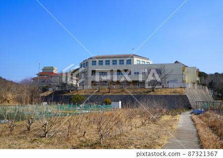 Kasaoka City Shiraishi Elementary School and Shiraishi Junior High School closed in 2022 1 Shiraishijima, Kasaoka City, Okayama Prefecture 87321367