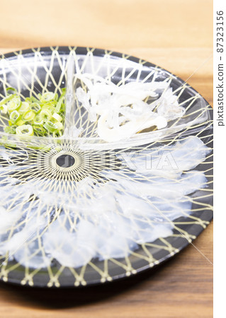 Sashimi of blowfish 87323156