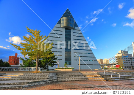[Aomori] Aomori Prefectural Tourism Products Hall ASPAM under clear sky 87323191