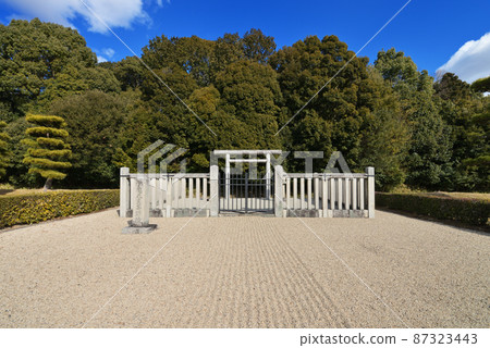Saki Takatsuka Kofun (Takaken, nicknamed Emperor Takano Ryo) Misasagi Town, Nara City, Nara Prefecture Saki Takatsuka Kofun (Takaken, nicknamed Emperor Takano Ryo) Misasagi Town, Nara City, Nara Prefecture 87323443