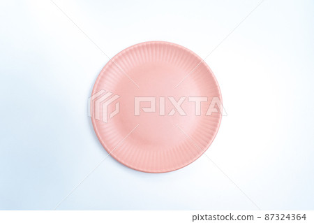 The dishes The dishes 87324364