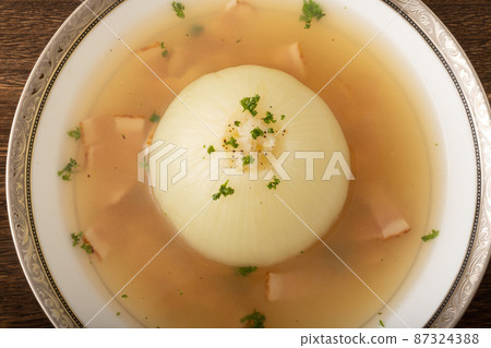 Whole onion onion soup 87324388