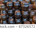 傳統的罐子。 87326572