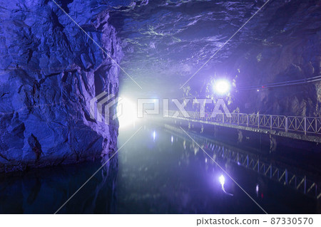 Interior view of the Zhaishan Tunnel with reflection 87330570
