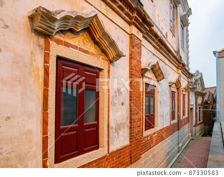 Overcast view of the Deyue Tower 87330583