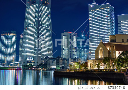 橫濱港未來在聖誕節的夜景 橫濱港未來在聖誕節的夜景 87330748