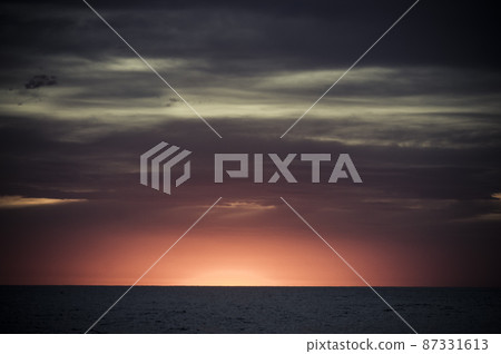 Ocean and sky sunset landscape Ocean and sky sunset landscape 87331613