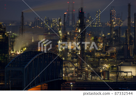 Beautiful factory night view of Mizushima Complex in Kurashiki City, Okayama Prefecture, Japan Beautiful factory night view of Mizushima Complex in Kurashiki City, Okayama Prefecture, Japan 87332544