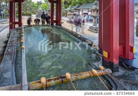 [九州/太宰府] 太宰府天滿宮愛上長頭屋底部的神龜箕面的信徒。 87334664