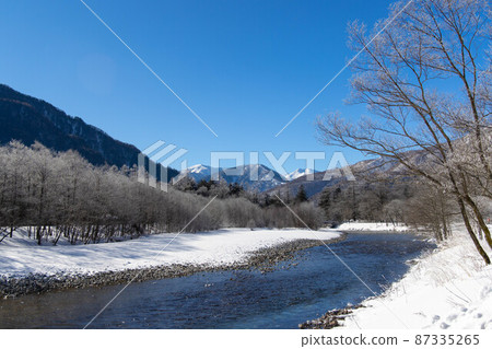 [Nagano Prefecture] Kamikochi in winter_Azusa River 87335265