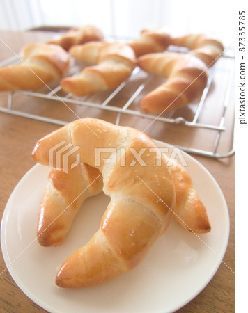 Home bakery crescent roll Home bakery crescent roll 87335785