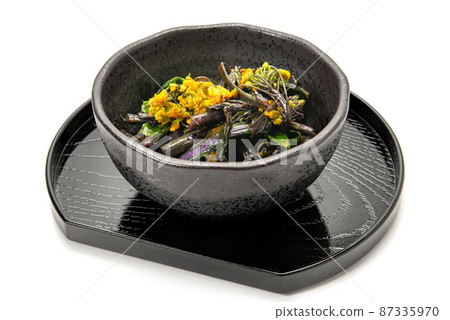 Stir-fried red vegetable moss in olive oil 87335970