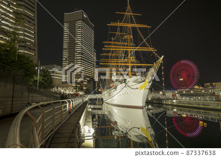 港未來橫濱日本丸帆船夜景 87337638