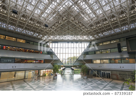 OBP Symbol Tower Twin 21 Entrance Hall Entrance Hall OBP Symbol Tower Twin 21 Entrance Hall Entrance Hall 87339187